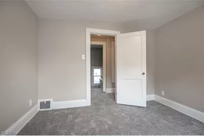 516 Bacon Avenue, Akron, OH 44320 - Photo 18