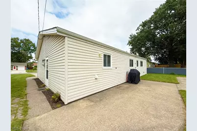 4713 Meadow Lane, Lorain, OH 44055 - Photo 6