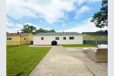 4713 Meadow Lane, Lorain, OH 44055 - Photo 4