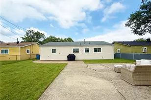4713 Meadow Ln, Lorain, OH 44055 - Photo 4