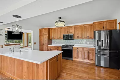 3230 E Wallings Road, Grandview Heights, OH 44147 - Photo 8