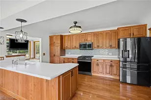 3230 E Wallings Rd, Grandview Heights, OH 44147 - Photo 8