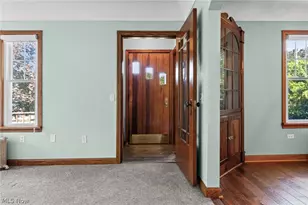 3230 E Wallings Rd, Grandview Heights, OH 44147 - Photo 2
