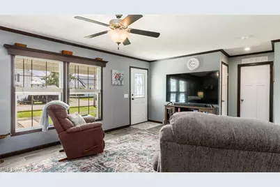 78 W 4th Street, Frazeysburg, OH 43822 - Photo 6