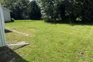 4892 Toledo Ave, Lorain, OH 44055 - Photo 6