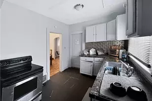 898 Haynes St, Akron, OH 44307 - Photo 2