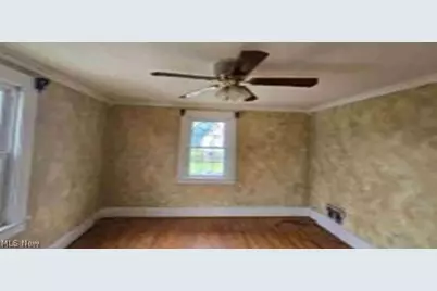 377 Coitsville Road, Campbell, OH 44405 - Photo 12