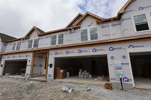 5090 Shepherds Gln, Willoughby, OH 44094 - Photo 2