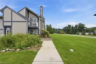 8982 Portage Pointe Dr, Streetsboro, OH 44241 - Photo 2