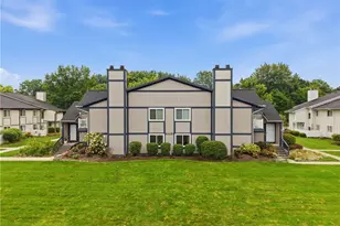 8982 Portage Pointe Dr, Streetsboro, OH 44241 - Photo 4