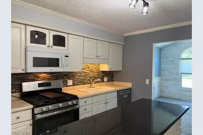 9035 Cabriolet Avenue, Concord Twp, OH 44060 - Photo 14