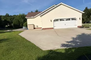 9035 Cabriolet Ave, Concord Twp, OH 44060 - Photo 4