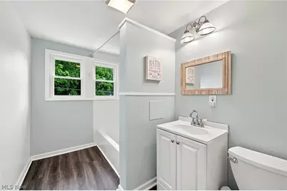 4651 E Lake Road, Sheffield Lake, OH 44054 - Photo 24