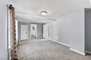 4651 E Lake Rd, Sheffield Lake, OH 44054 - Photo 22
