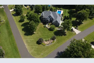 334 Crown Ridge Drive, Cuyahoga Falls, OH 44223 - Photo 4