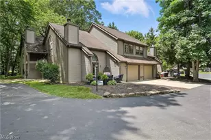 1293 Red Tail Hawk Dr, Boardman, OH 44512 - Photo 32