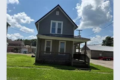 327 Locust Street, Coshocton, OH 43812 - Photo 2