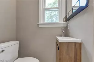 805 Greenwood Ave, Akron, OH 44320 - Photo 10