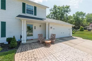 5841 Royal Dr, Willoughby, OH 44094 - Photo 2