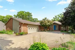 5234 Pinedrive Cir NW, Canton, OH 44718 - Photo 6