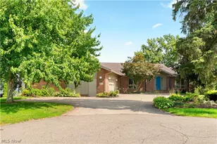 5234 Pinedrive Cir NW, Canton, OH 44718 - Photo 2