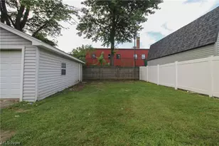 122 Maple Dr, Boardman, OH 44512 - Photo 2