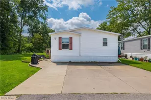 431 Westwoods, Amherst, OH 44001 - Photo 2