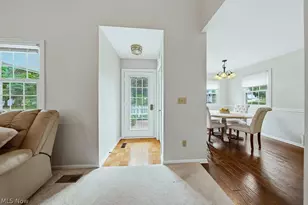 1310 Buckboard Ln, Grandview Heights, OH 44147 - Photo 4