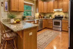 10370 Wilbert Dr, Kirtland, OH 44094 - Photo 8