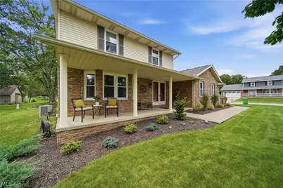 1633 Bennington Circle SW, North Canton, OH 44709 - Photo 2