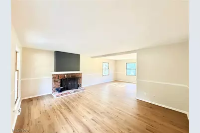 17610 Creekside Drive, Chagrin Falls, OH 44023 - Photo 2