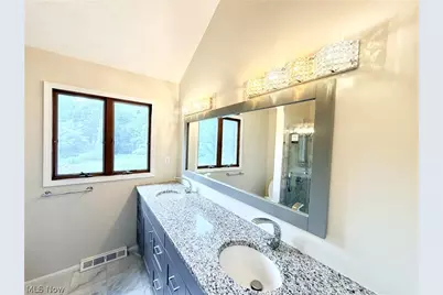 17610 Creekside Drive, Chagrin Falls, OH 44023 - Photo 24