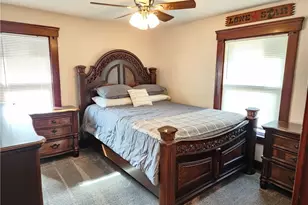 516 Bond St, Elyria, OH 44035 - Photo 10