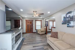 516 Bond St, Elyria, OH 44035 - Photo 4