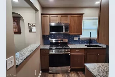516 Bond Street, Elyria, OH 44035 - Photo 10