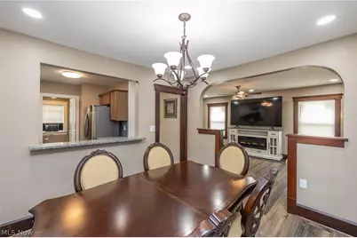 516 Bond Street, Elyria, OH 44035 - Photo 6