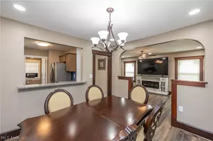 516 Bond St, Elyria, OH 44035 - Photo 6