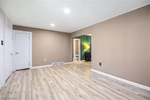 1010 Georgia Ave, Akron, OH 44306 - Photo 14