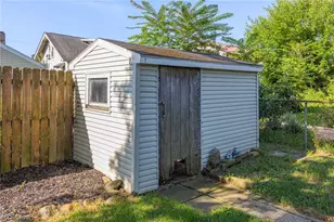 1010 Georgia Ave, Akron, OH 44306 - Photo 6