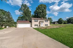 3907 S Schenley Ave, Youngstown, OH 44511 - Photo 2