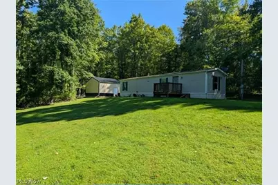 983 Wainwright Road SE, New Philadelphia, OH 44663 - Photo 1
