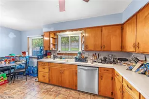 344 Rice Ave NE, Canton, OH 44704 - Photo 4