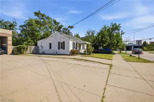 1489 E 361st St, Eastlake, OH 44095 - Photo 2