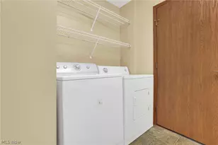4305 E Strattford Circle E, Zanesville, OH 43701 - Photo 16