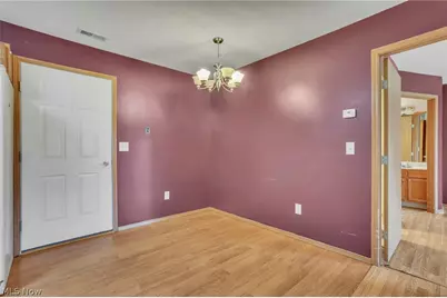 4305 E Strattford Circle E, Zanesville, OH 43701 - Photo 6