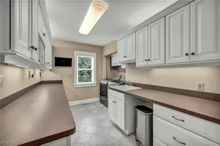 9773 Broadway Dr, Chagrin Falls, OH 44023 - Photo 38