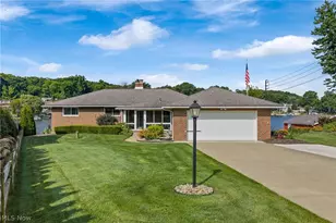 82 Whitefriars Dr, Akron, OH 44319 - Photo 2