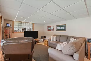 82 Whitefriars Dr, Akron, OH 44319 - Photo 36