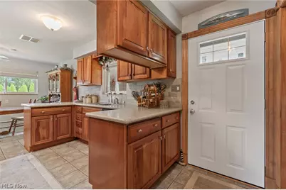 82 Whitefriars Drive, Akron, OH 44319 - Photo 24
