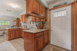 82 Whitefriars Dr, Akron, OH 44319 - Photo 24